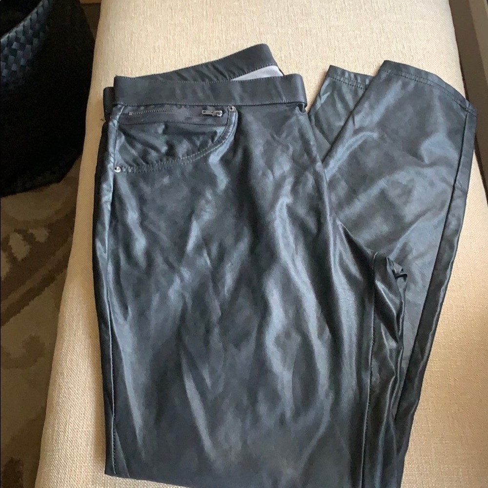 HUE Leatherette Leggings